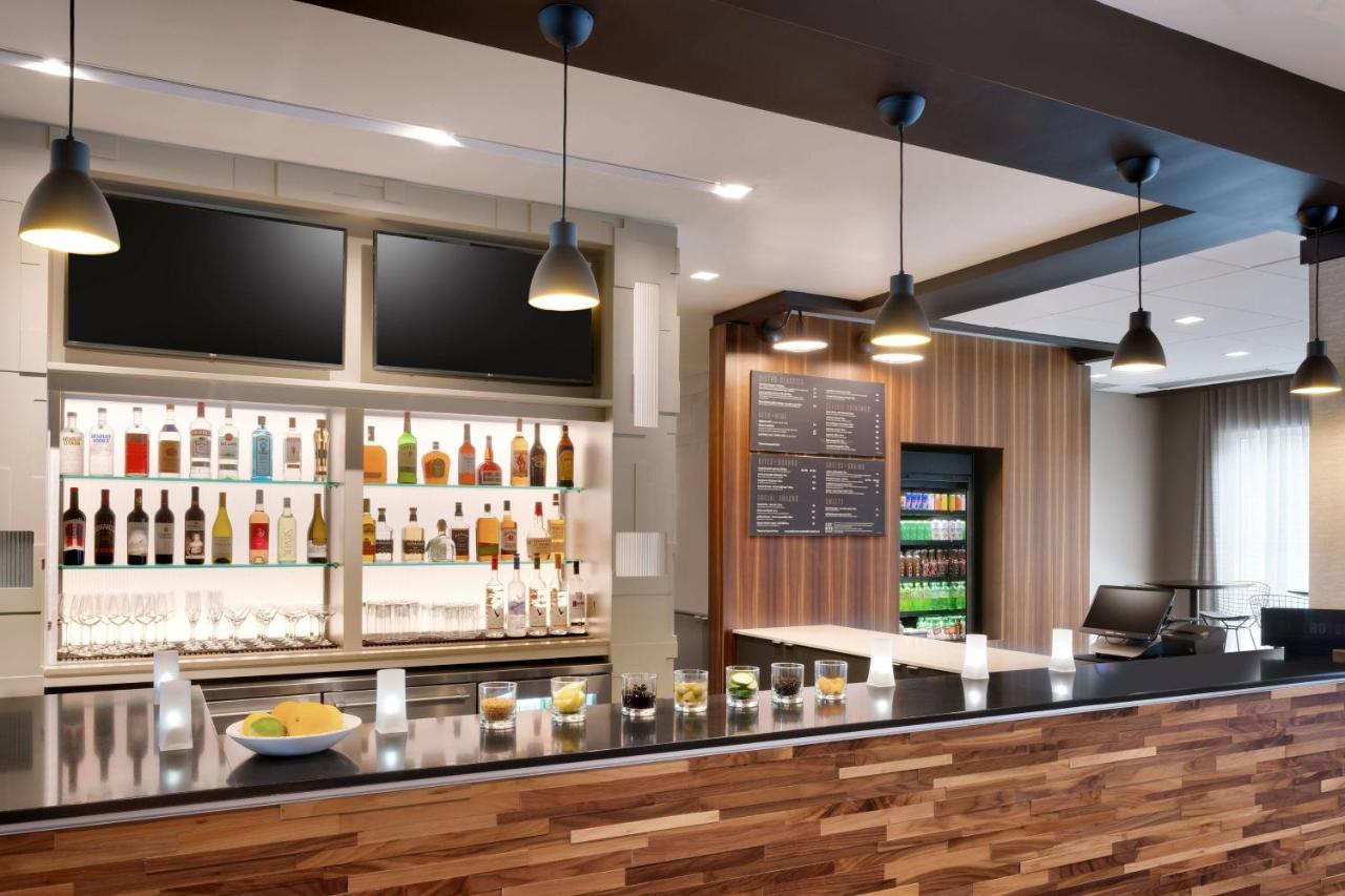 Courtyard By Marriott Atlanta Duluth Downtown Hotel Exterior photo