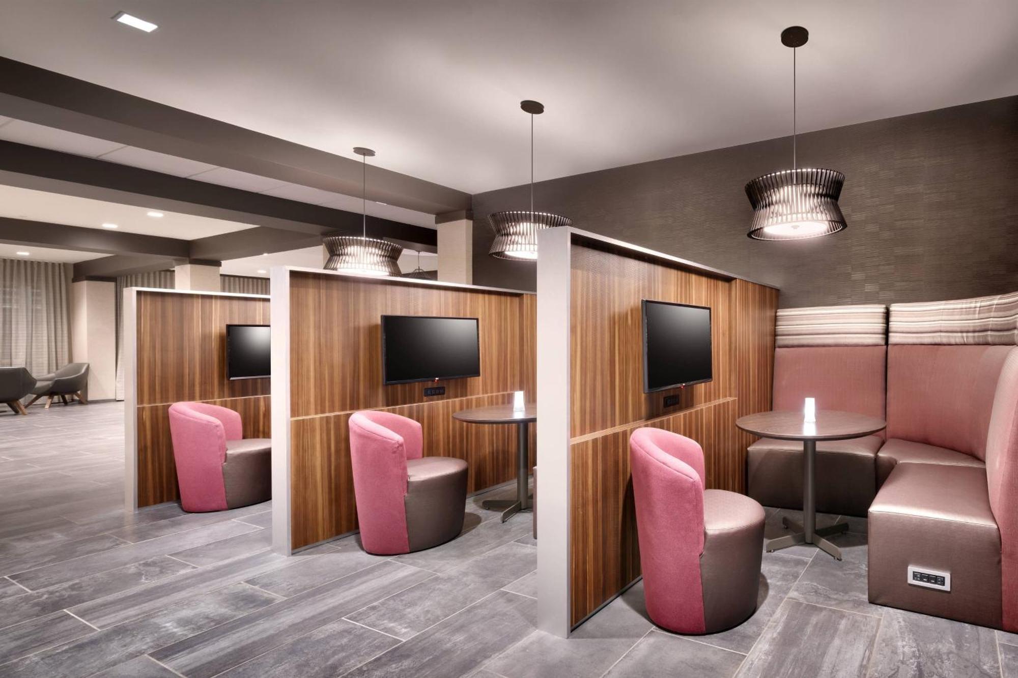 Courtyard By Marriott Atlanta Duluth Downtown Hotel Exterior photo