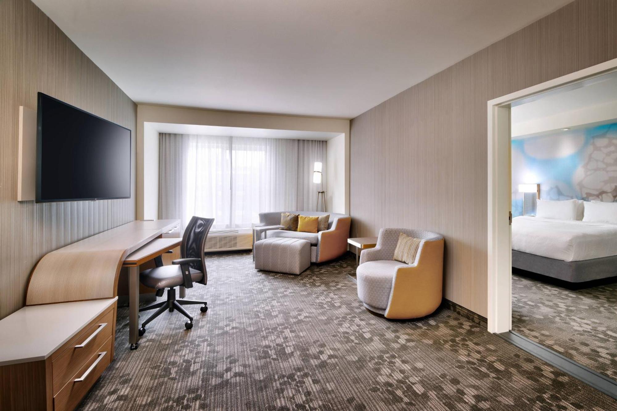 Courtyard By Marriott Atlanta Duluth Downtown Hotel Exterior photo
