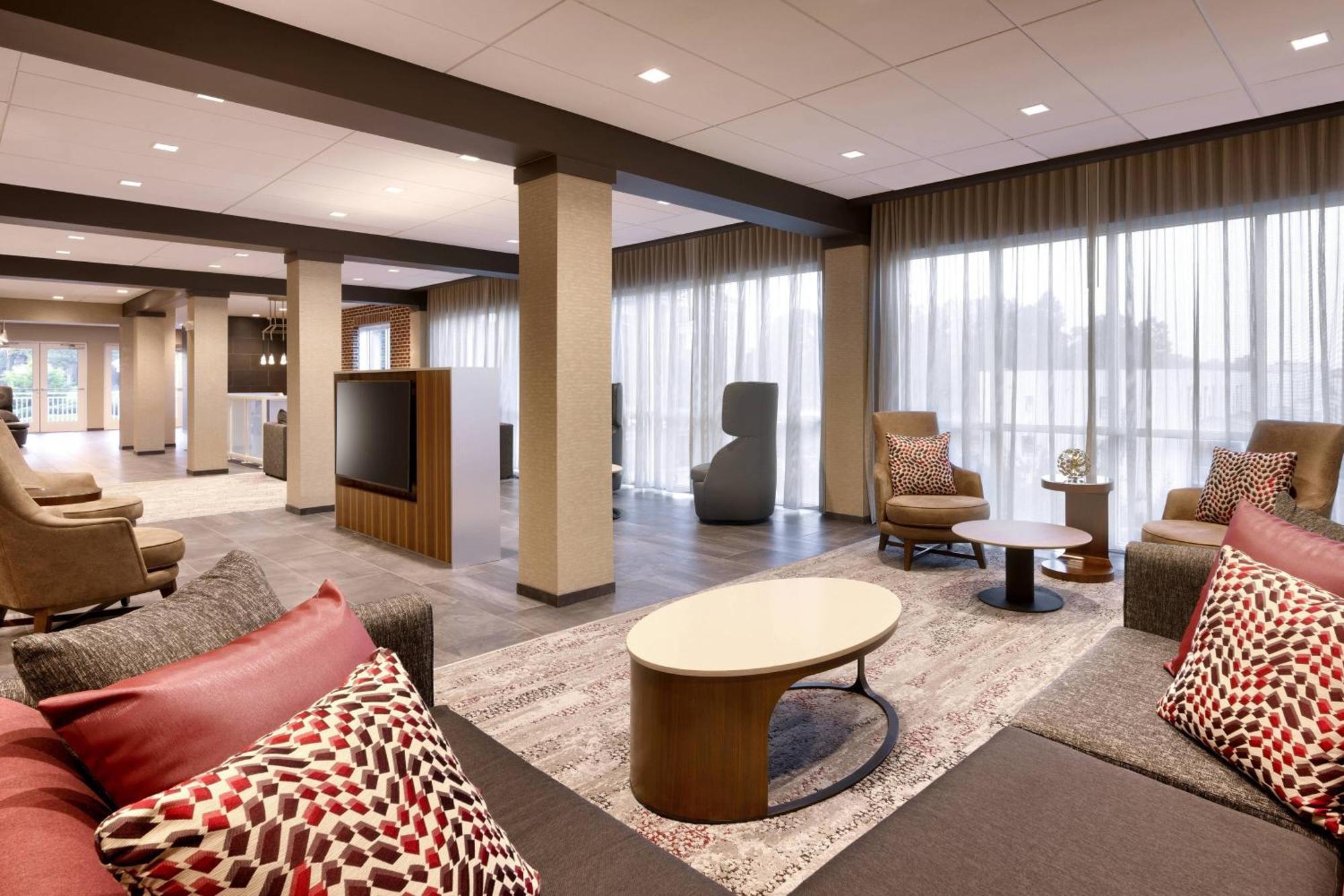 Courtyard By Marriott Atlanta Duluth Downtown Hotel Exterior photo